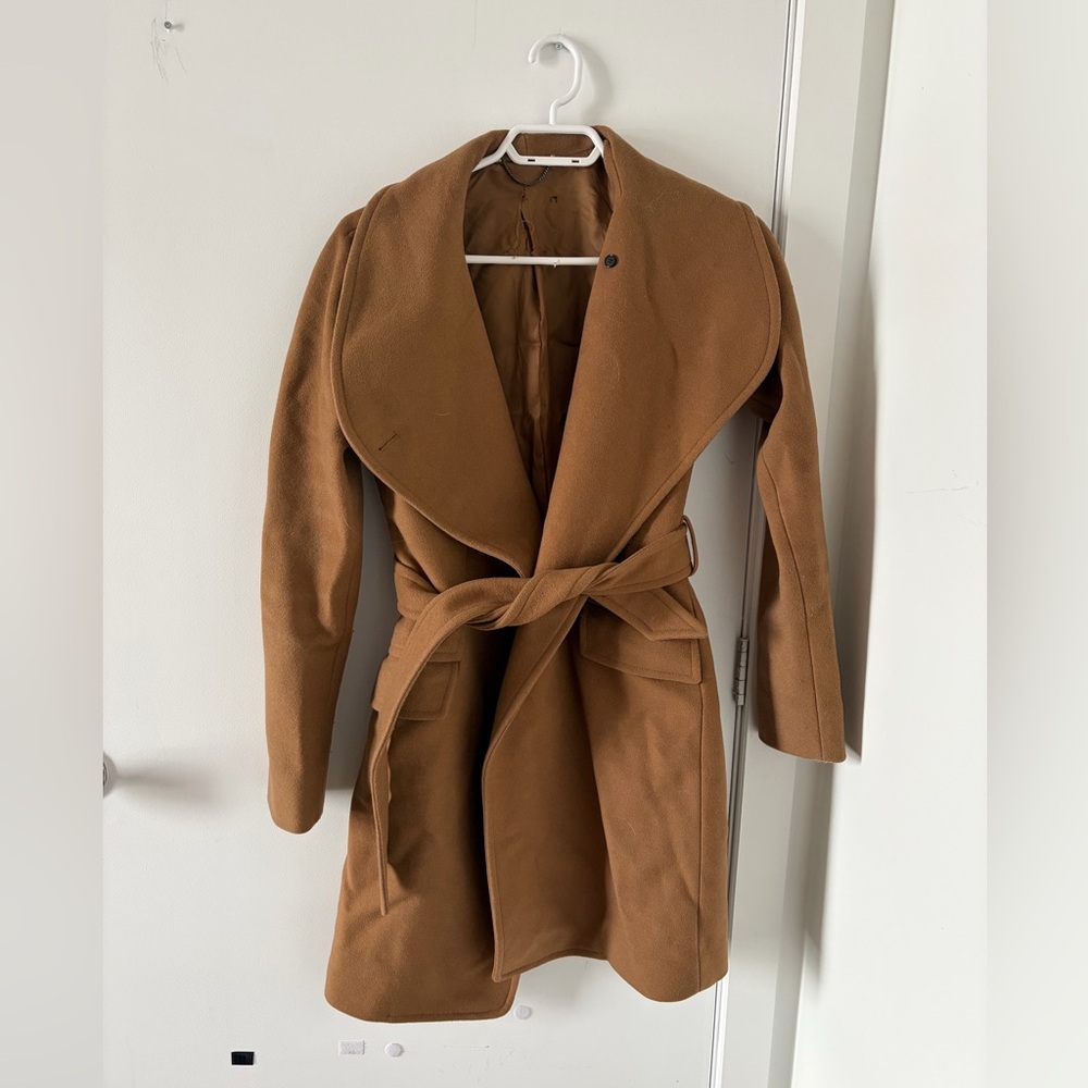 Aritzia Wilfred Camel colour Coat with Belt